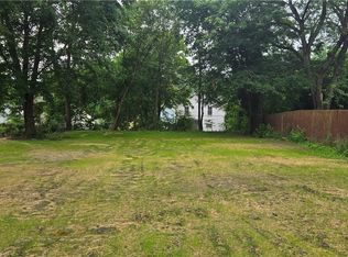 1080 Belleview Ave, Barberton, OH 44203