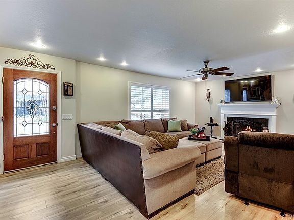 3rd image of 27934 Pinebank Dr