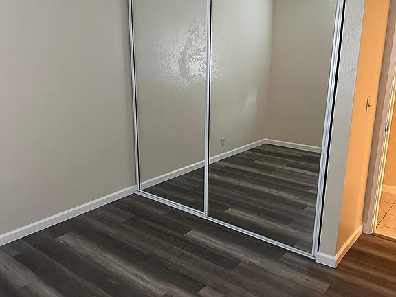 3rd image of 4989 Speak Ln