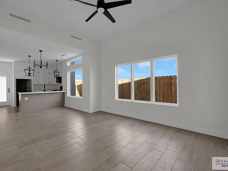 3525 Hidalgo St #3 — Photo 9