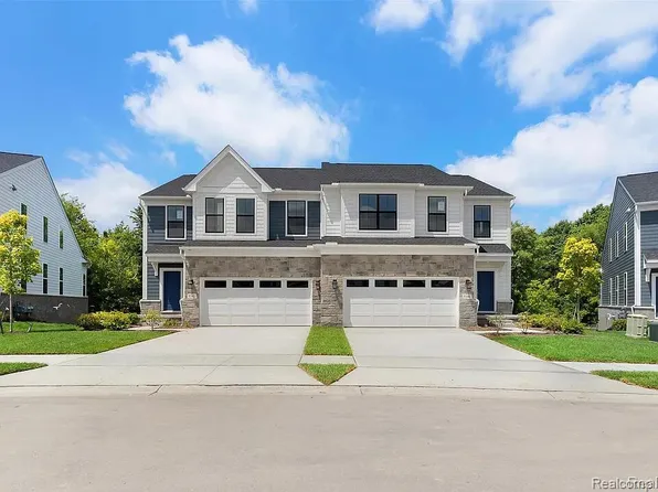 5342 Vista Ln #22, West Bloomfield, MI 48323
