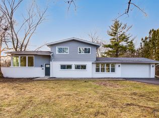 2233 Heathercliff Dr, Libertyville, IL 60048