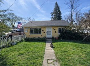 1039 SW I St, Grants Pass, OR 97526