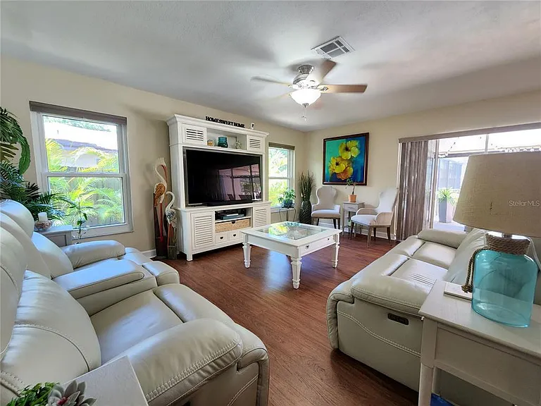 3104 Clovewood Pl — Photo 7