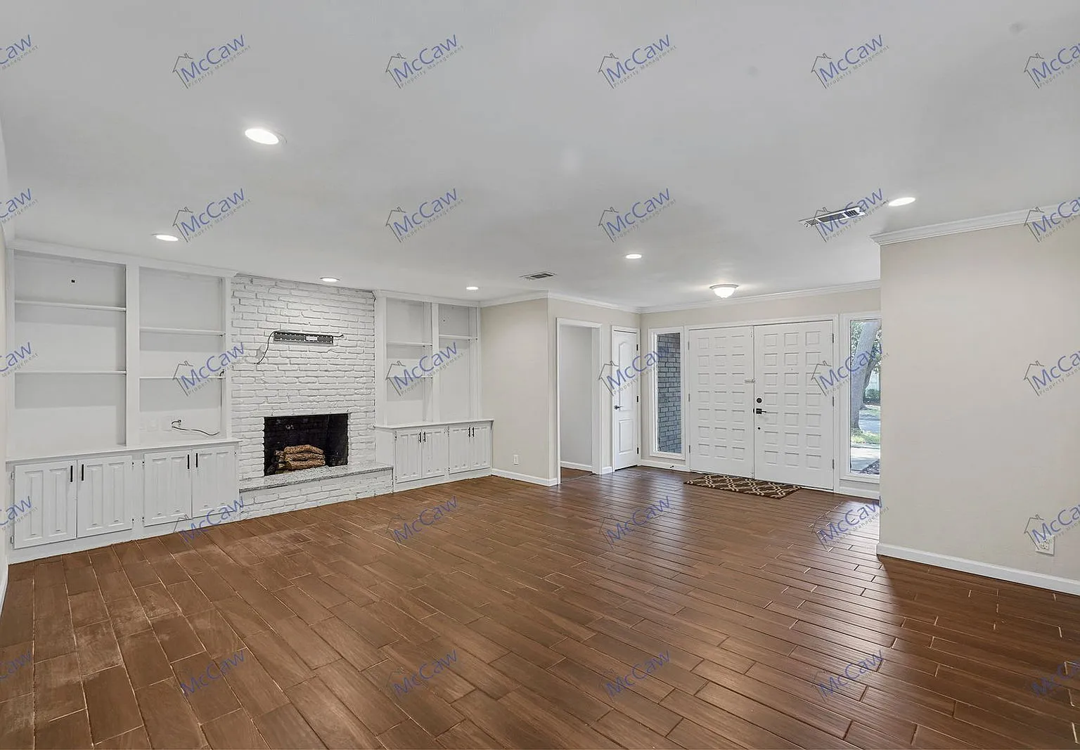 3 bed, 2.0 bath, 2229 sqft, $3,450 — Photo 3
