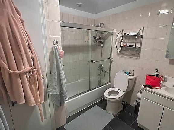 4th image of 120 Cedar St APT 3A