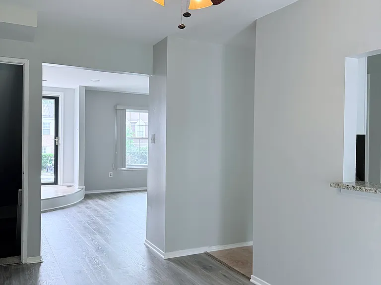 414 Carousel Ct — Photo 6