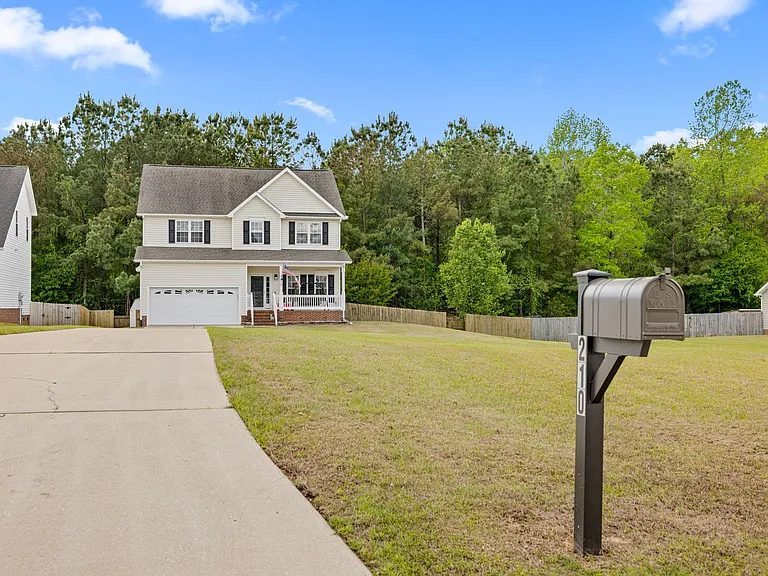 210 Dartmoor Trl — Photo 4