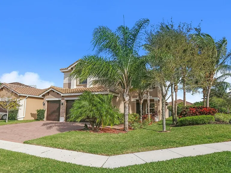 8185 Fiera Ridge Dr #0 — Photo 9