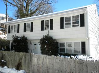 31 Green Ln #1, Greenwich, CT 06831