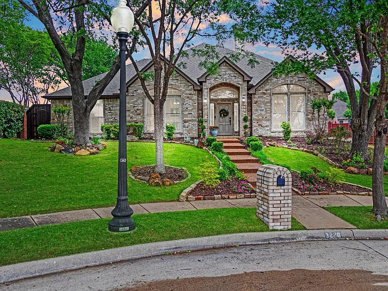 3228 Port Royal Ct — Photo 36