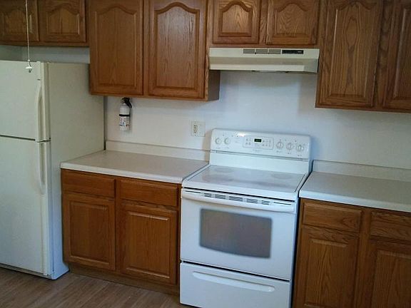 2nd image of 910 Charles Ave