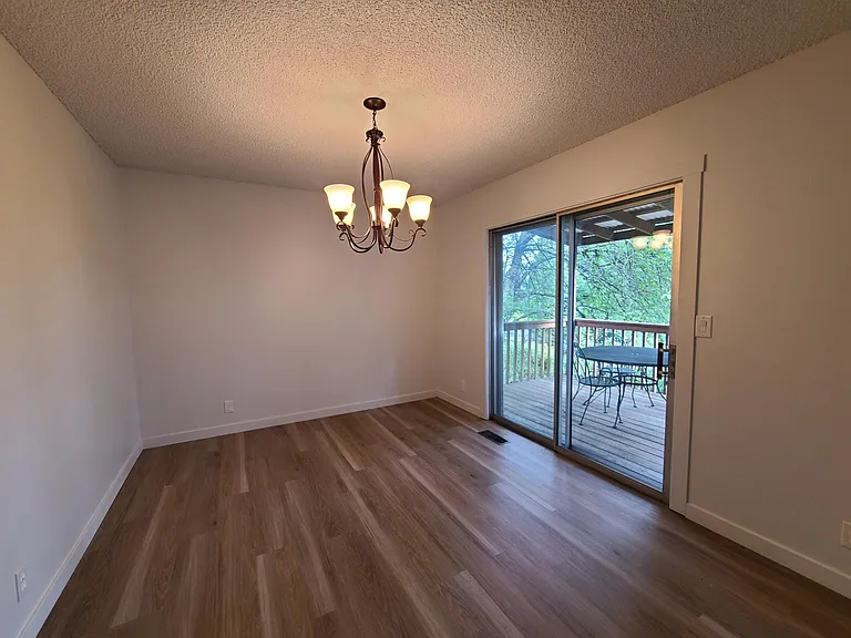 6535 SW 90th Ave — Photo 2