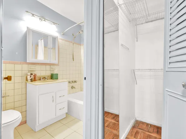 68-15 Selfridge Street image 22 of 24