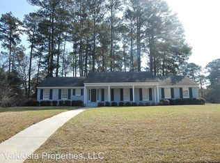 2323 Riverhill Dr, Valdosta, GA 31602