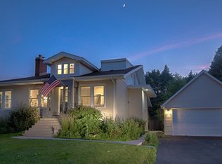 904 N Cross St, Wheaton, IL 60187