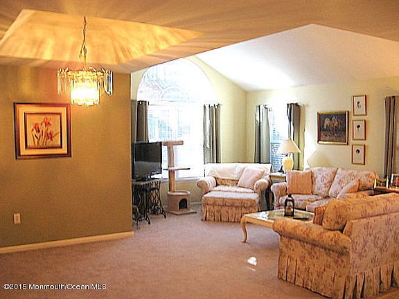 3rd image of 2944 Crestview Ln