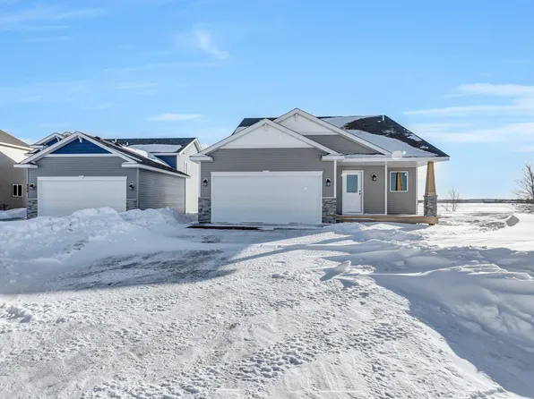 907 11th St NW, Rice, MN 56367