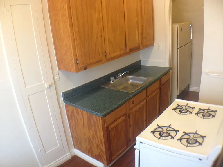 Alexandria Apartments LLC — Photo 25