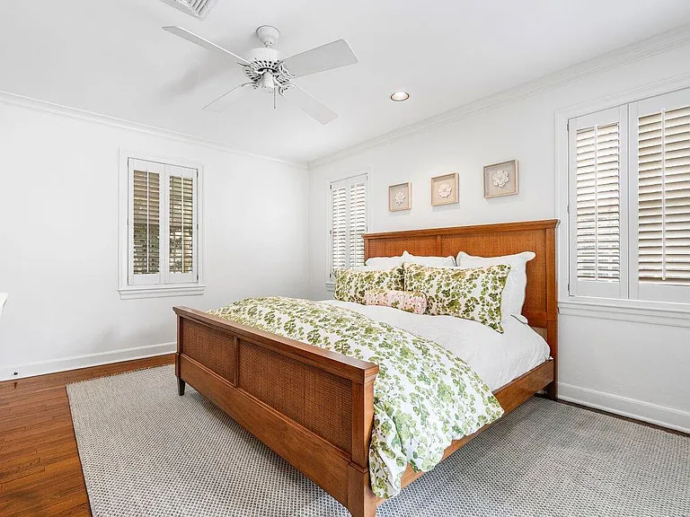 240 Miraflores Dr — Photo 12
