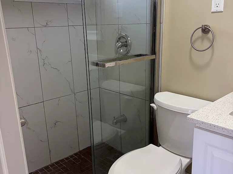 2885 Saint Clair Ave E #3 — Photo 7