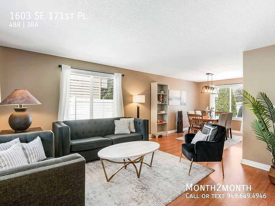 Spacious home on SE 171ST — Photo 2