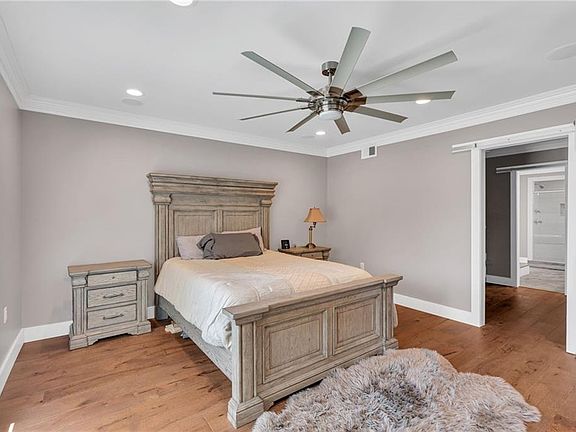 3rd image of 5678 Evelyn Ct