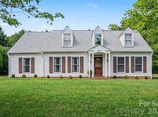 8741 Fieldgate Dr, Charlotte, NC 28277