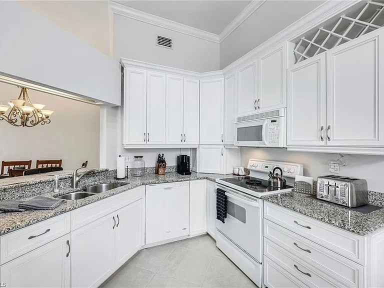 631 Beachwalk Cir #F-204 — Photo 6