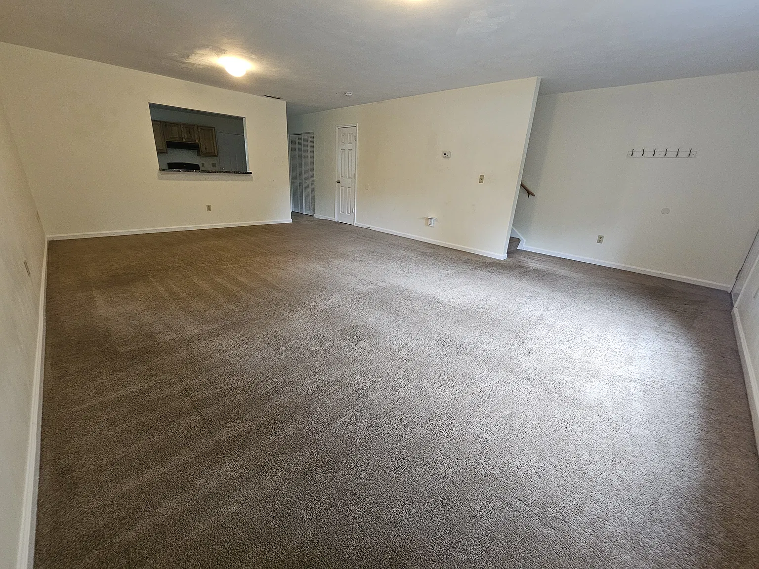 1413 Jennifer Dr — Photo 3