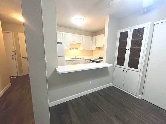 2nd image of 2535 N Prospect Ave APT 303