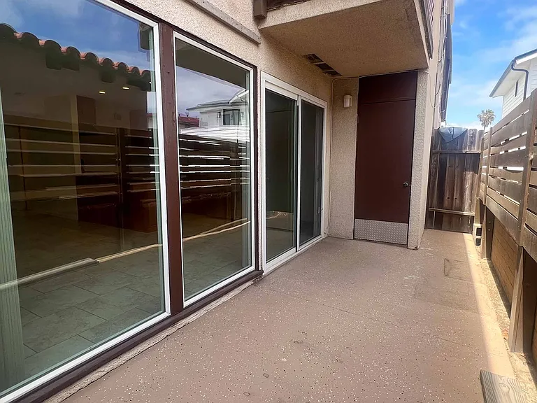 1311 Evergreen St — Photo 5