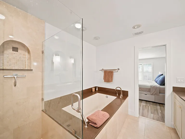 544 10th Ave S — Photo 11