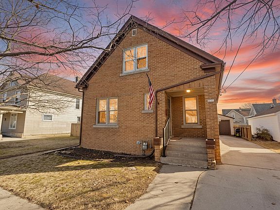 3rd image of 2111 Hamilton St