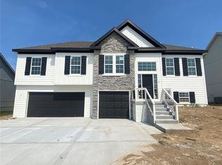 4900 NE 102nd St, Kansas City, MO 64156