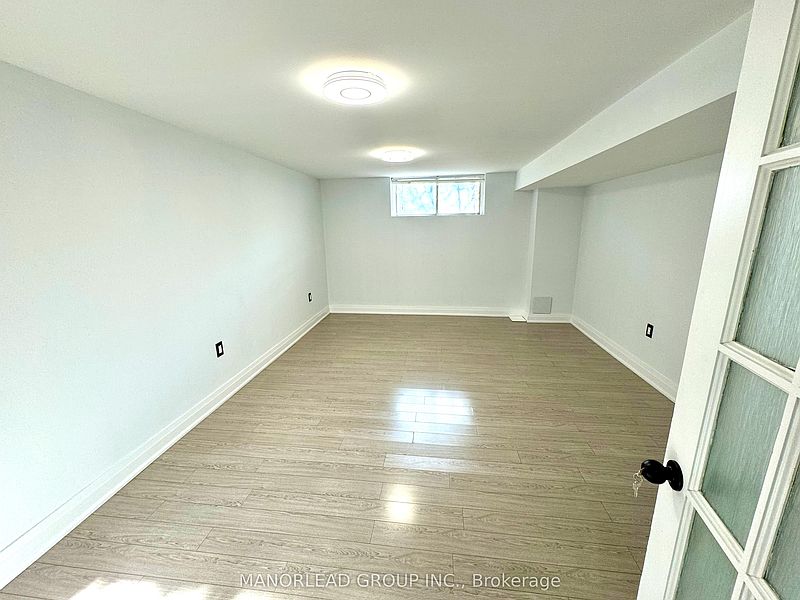 Toronto House for rent - 5 Bedrooms — photo 16