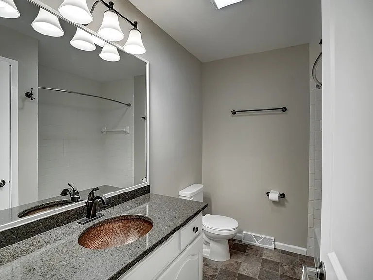 2678 Richardson St — Photo 14