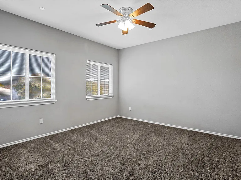 609 Meadow View Ct #102 — Photo 10