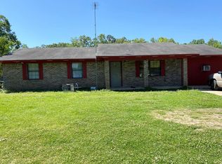 215 Andrews Dr, Vicksburg, MS 39180