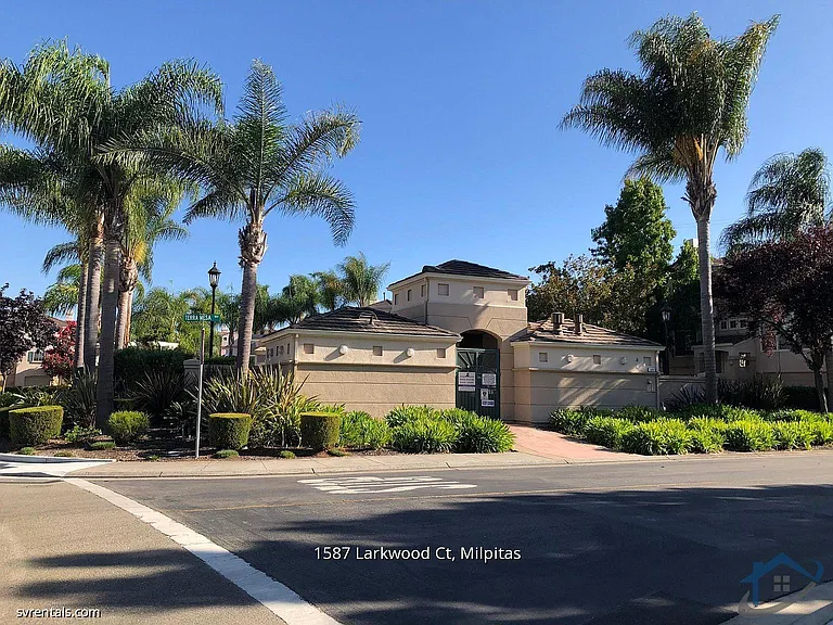 1587 Larkwood Ct — Photo 24
