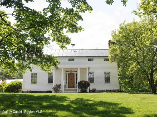210 Middle Road, Hudson, NY 12534