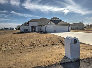 18438 E Cedar Dr, Owasso, OK 74021
