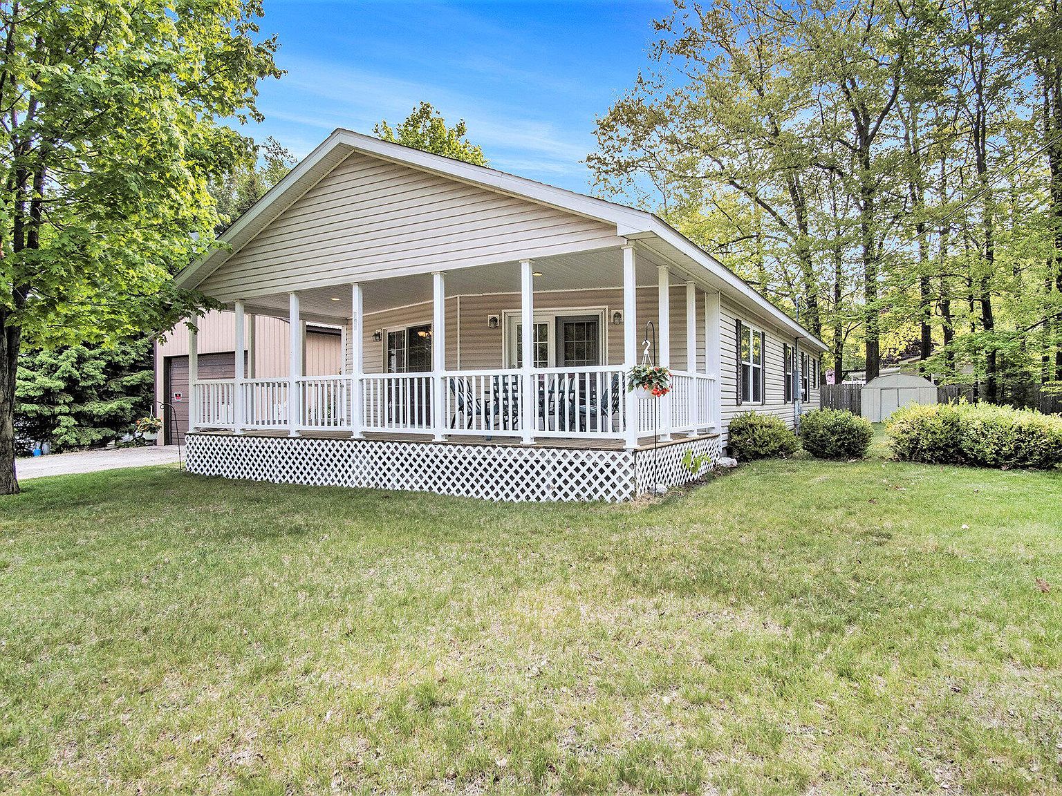 708 N Crystal Ln, Mears, MI 49436 Zillow