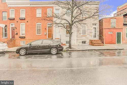 1525 William St Photo 1