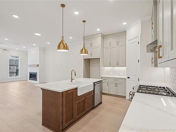 3rd image of 1002 Crown Oak St #40