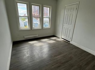 738 Windsor Ave #4, Windsor, ON N9A1J9