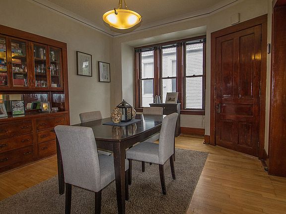 5th image of 2058 N Cambridge Ave #2060