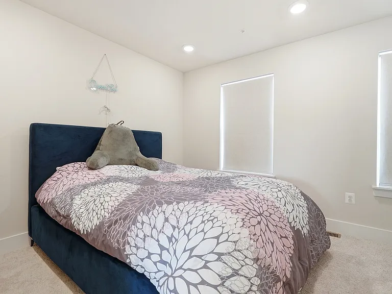 153 Locke St — Photo 38