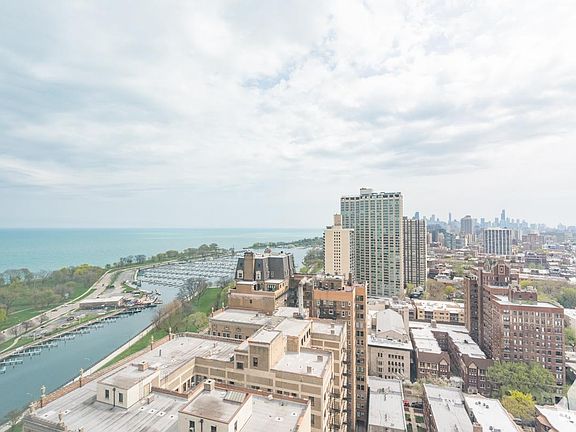 4th image of 3552 N Lake Shore Dr #2710