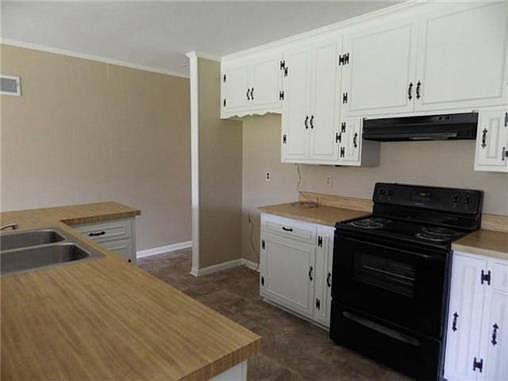 5th image of 7622 W 95th Ter